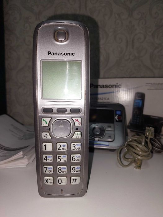 Радиотелефон Panasonic с автоответчиком