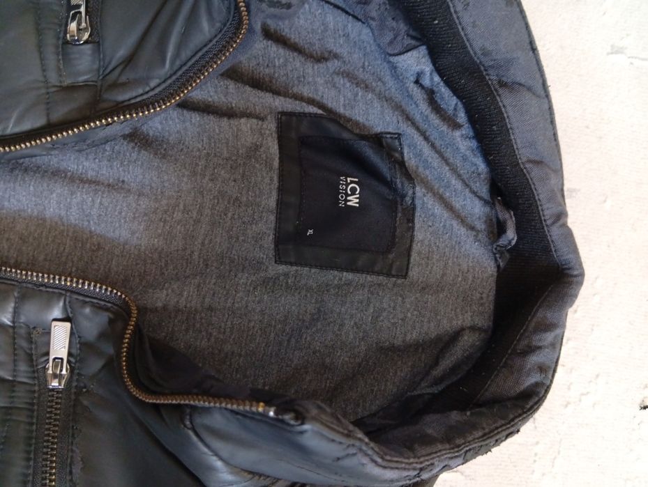 Куртки(утепленная и простая).