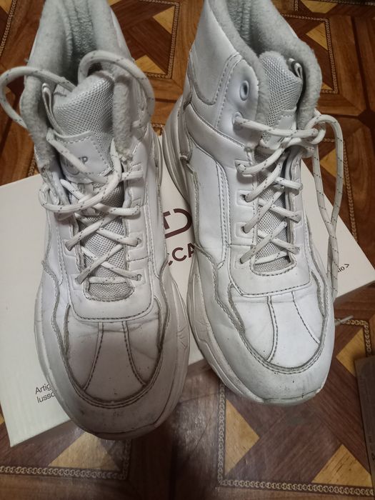 Отдам обувь разную бесплатно