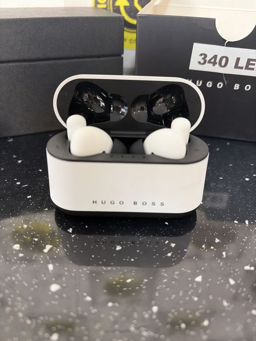 Casti Hugo Boss *Tic Tac Amanet*