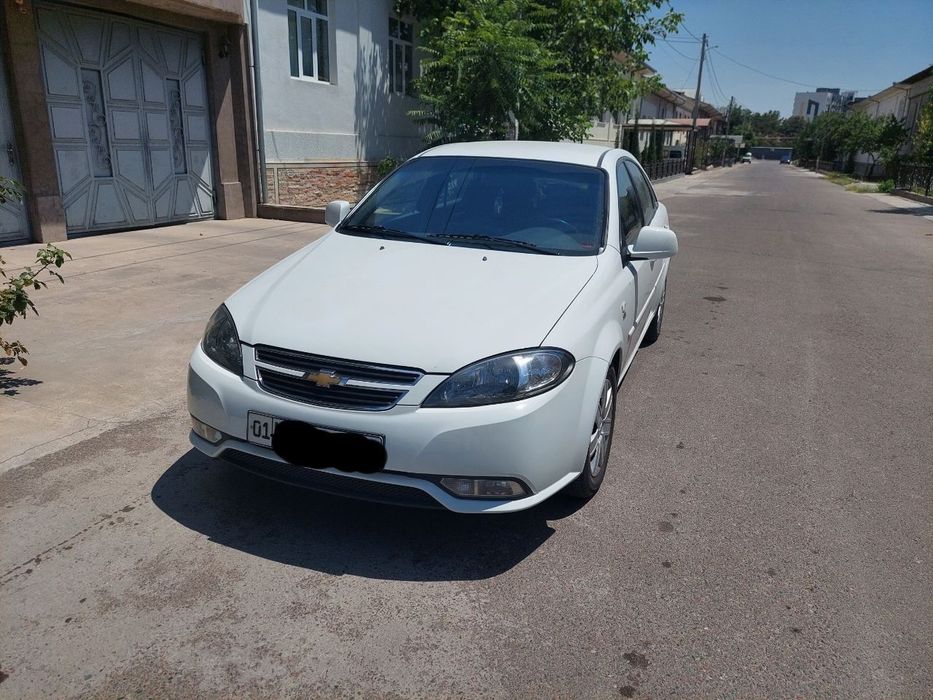 Lacetti sotiladi