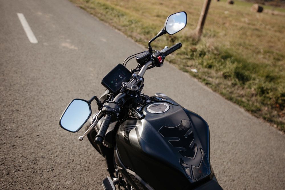 HONDA CB650R E-Clutch 2024