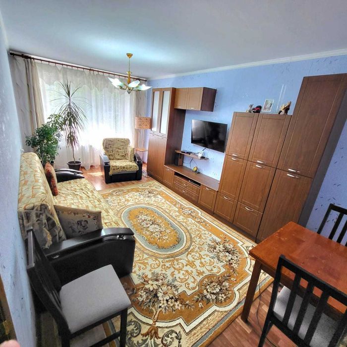 Продам трехкомнатную квартиру на строителе на 3 этаже улучшенную