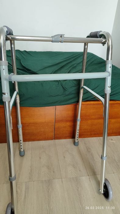 Ходунки для  инвалидов