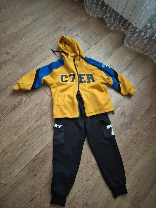 Продам детский костюм