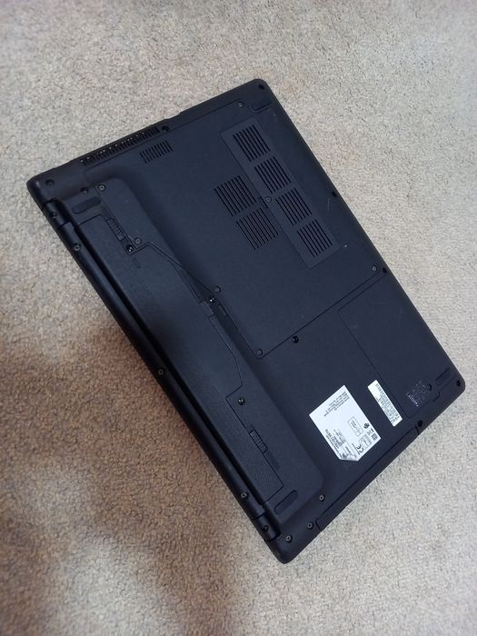 Laptop intel i5,ssd 128,baterie noua  4 ore