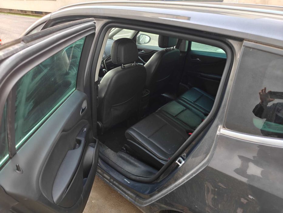 Opel Zafira Tourer 2015