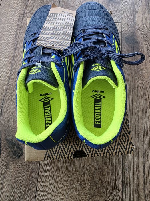 Adidasi Umbro sintetic 39