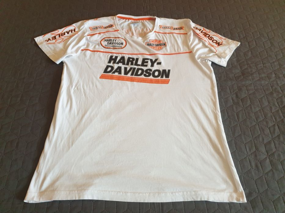 Tricou de barbati  -  70 lei.