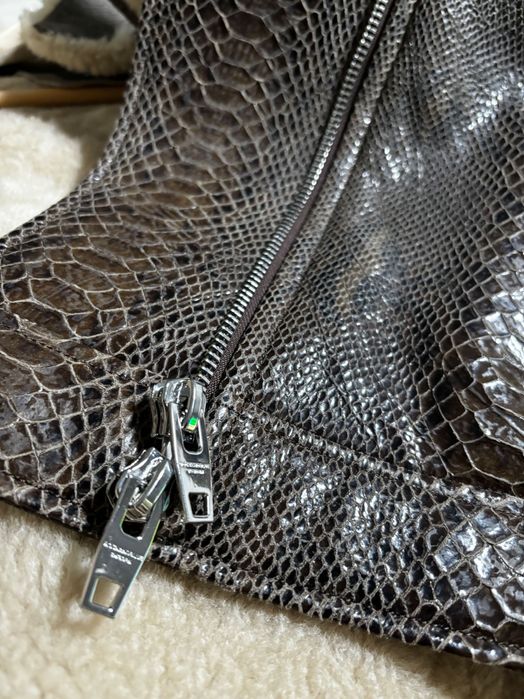 Jacheta din piele de piton