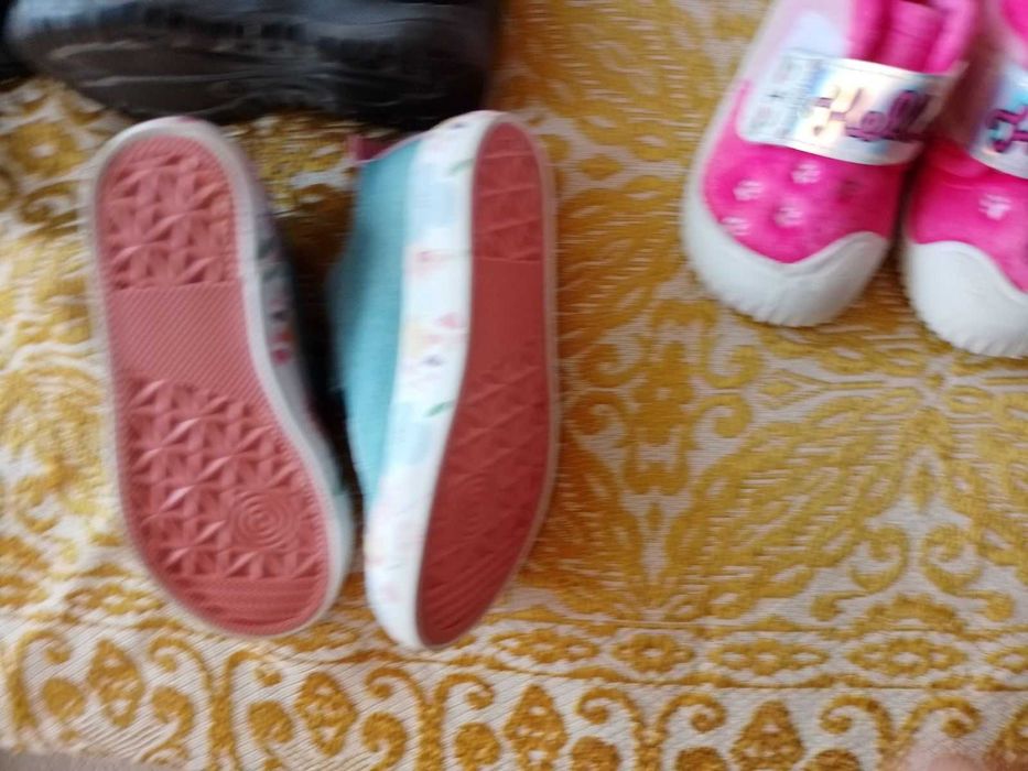 Обувки- маратонки,боти,ботуши,буйни,пантофи от 18 до 25 номер