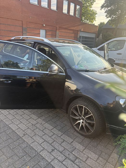 VOLKSWAGEN Golf 2011 — imagine 2