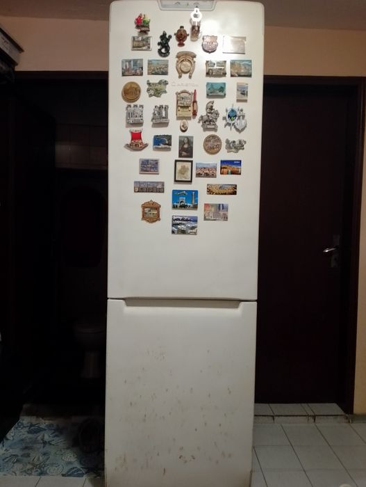 Хладилник с фризер Ariston