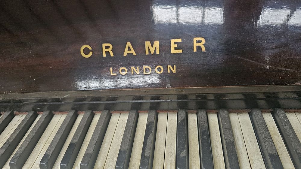 Антично 100 годишно пиано Cramer London.
