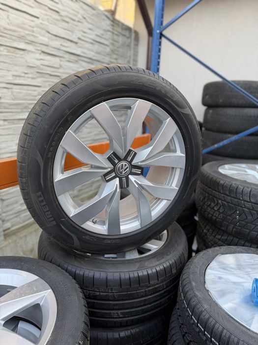 Roti Jante Aliaj 20 Montero Original Vw Touareg 3 CR Cu Anvelope Pirelli 285/45/20 Ca Noi