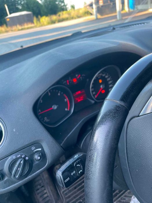 Vând mașina FORD MONDEO