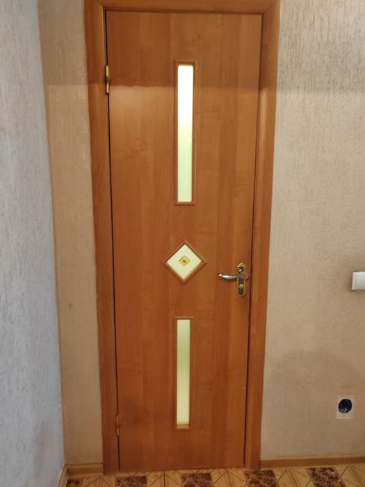 Продам двери межкомнатнве