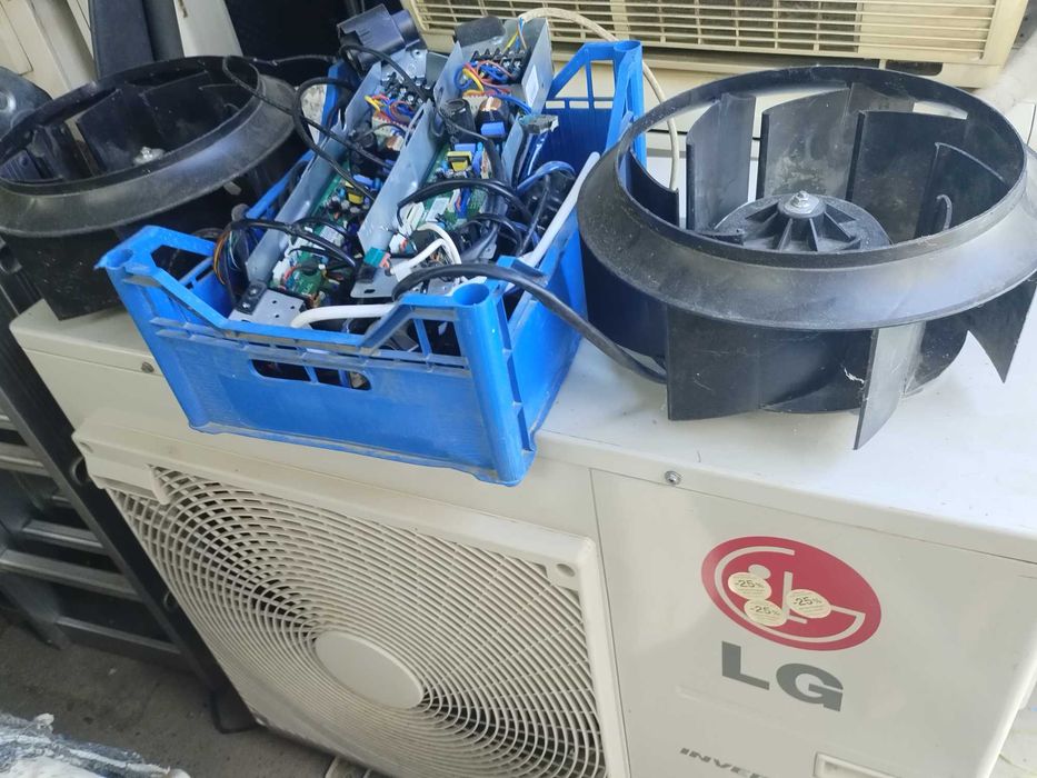 Продавам климатик LG MU5M30 U42 за термопомпа