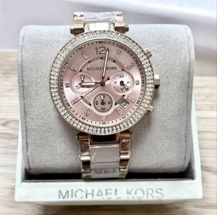 Нов и наличен Часовник Michael Kors MK 5896 с гаранция