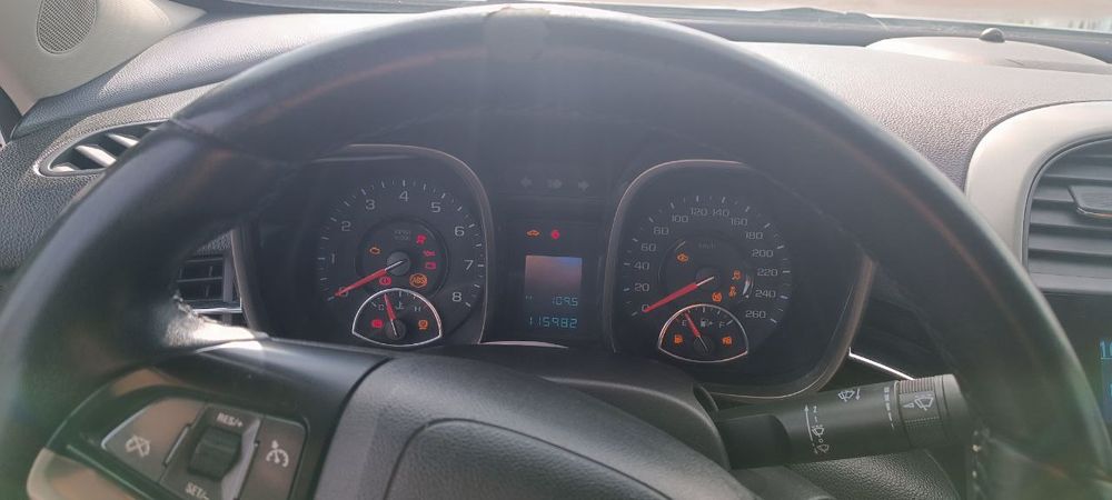 Shevrole malibu 1 sotiladi yili 2013 mexanika