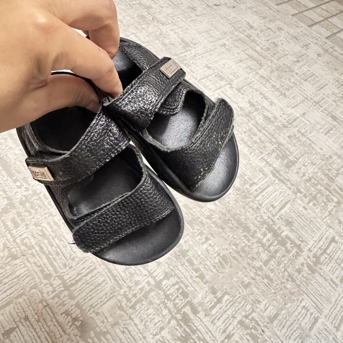 продам детские сандали