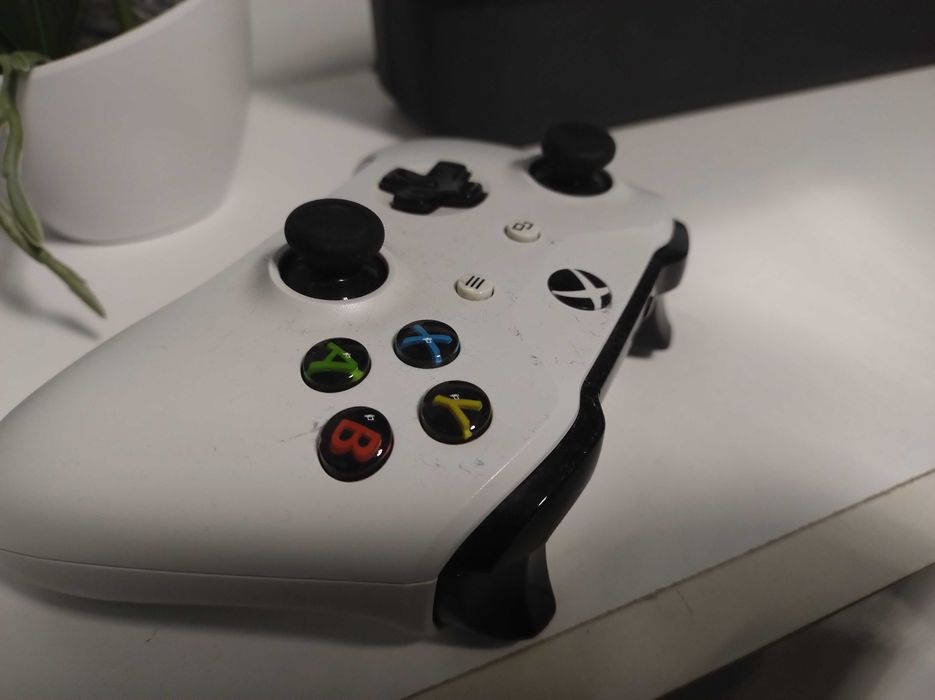 XBOX ONE 1TB stare perfectă