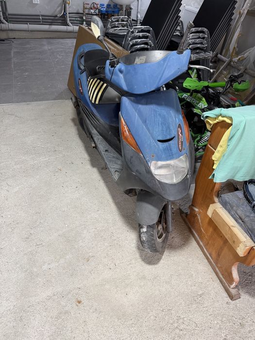 Vand scuter Suzuki