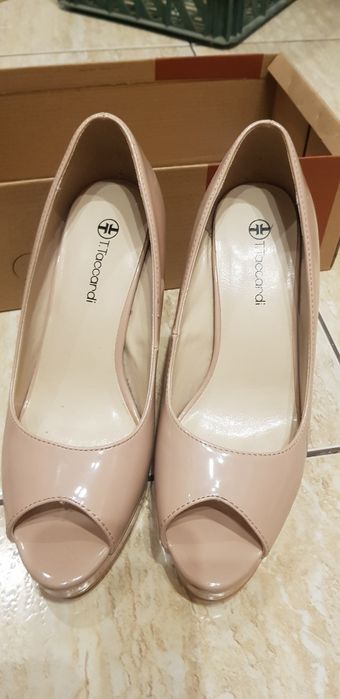 Туфли бежевые лаковы