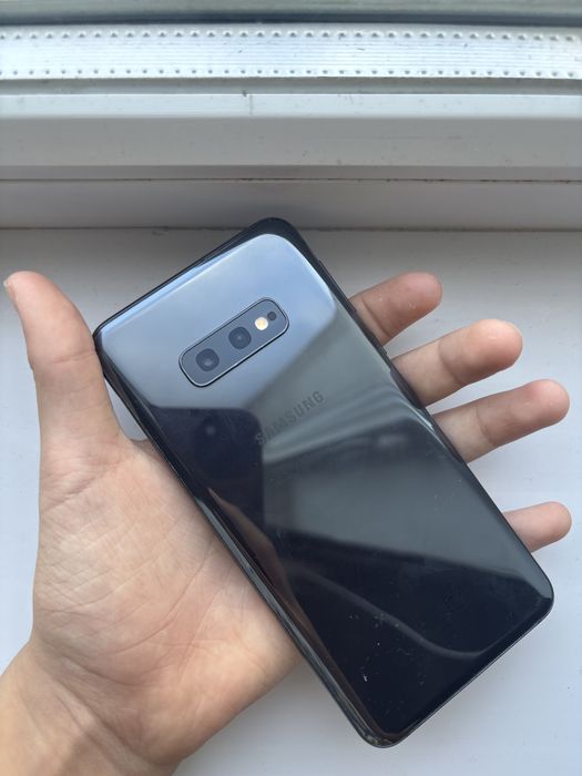 Продам Samsung S10e в идеальном состоянии