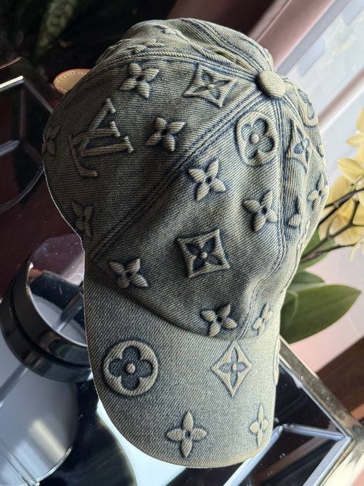 Șapcă Louis Vuitton din denim