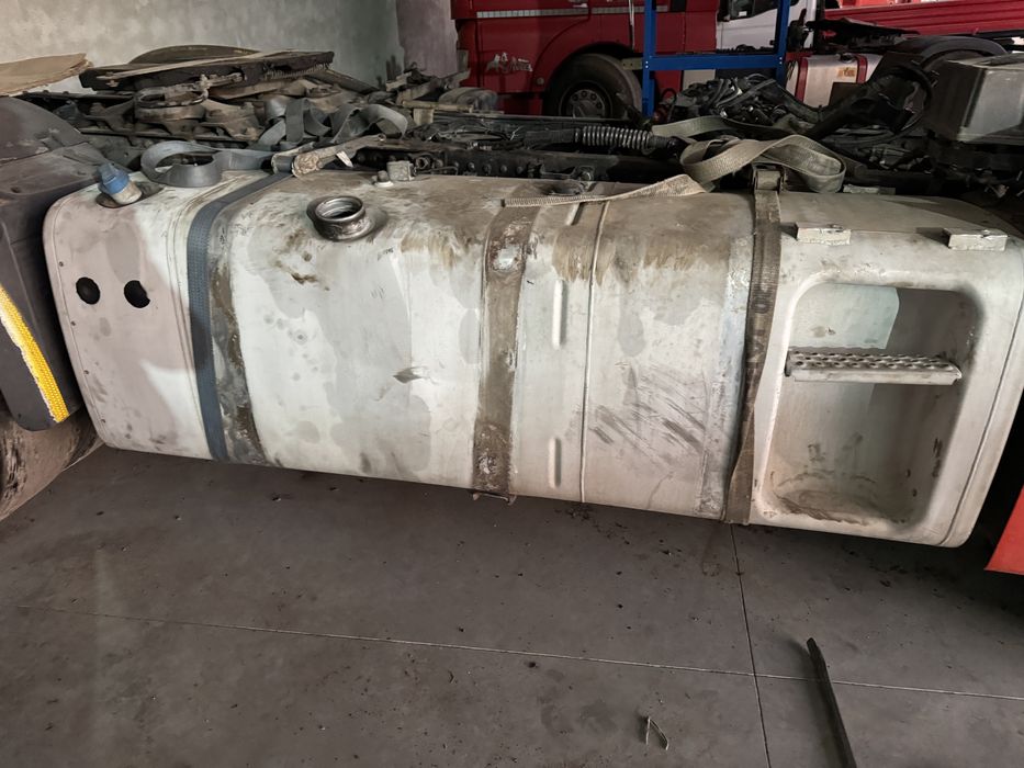 Rezervor man cu Adblue