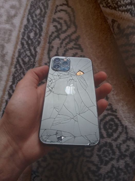 Продам iPhone 12 npo