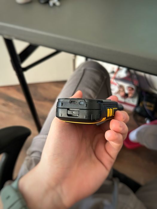 Motolola F1, 2бр — мощно уоки токи / радиостанция