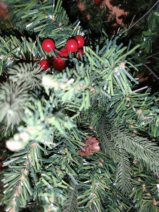 Новогодняя ёлка с игрушками