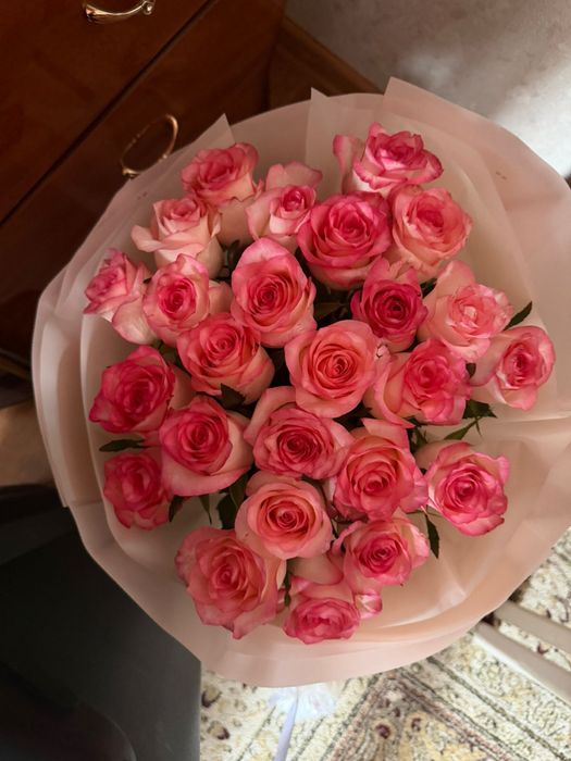 Продам шары с букетом роз