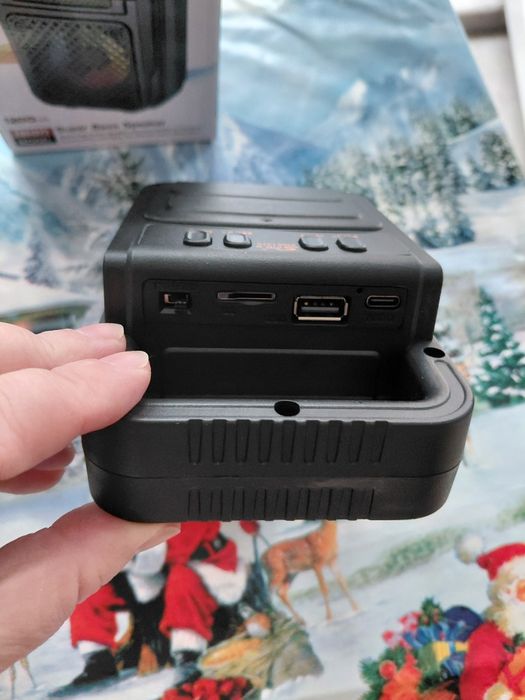 Колонки музыкальные.  Переносные .