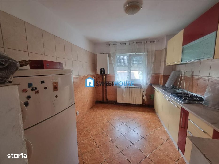 Apartament cu trei camere zona centrala