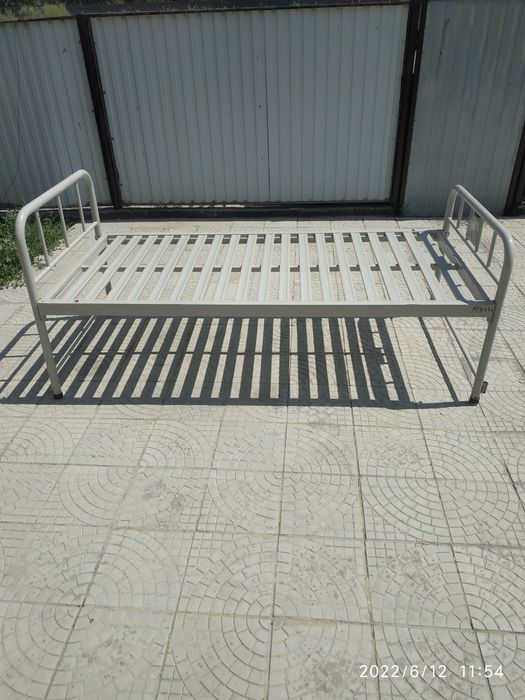 Кровать металлическая
