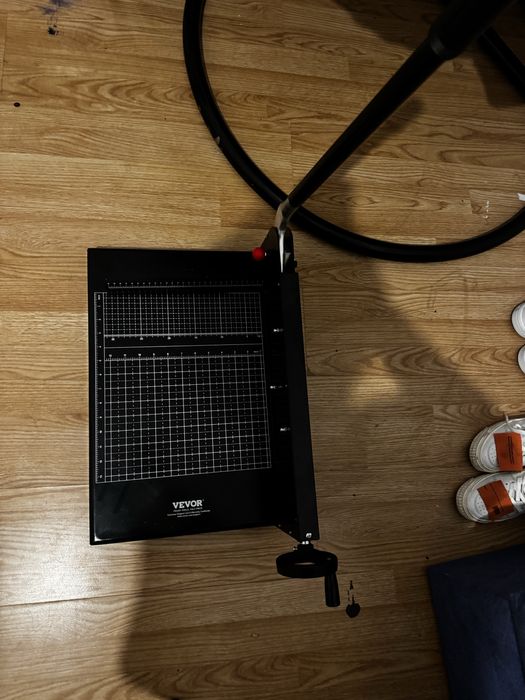 Ghilotina Vevor capacitate taiere 400 coli odata hartie 80 gr