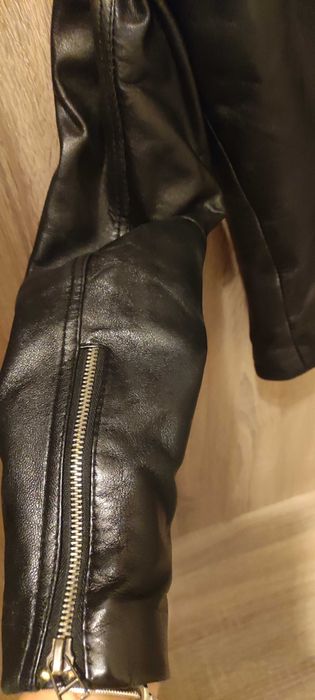 Дамско кожено яке