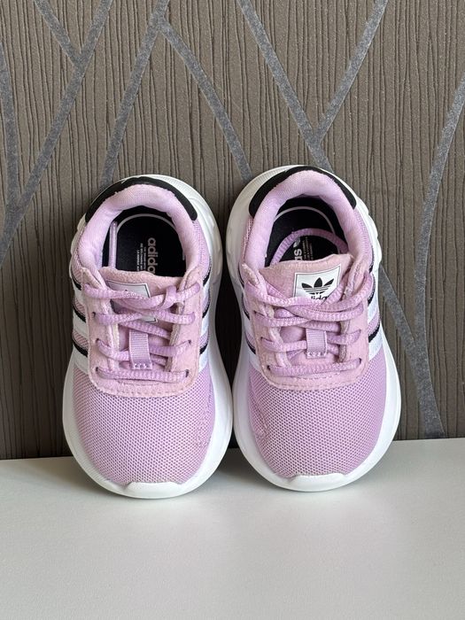 Маратонки Adidas
