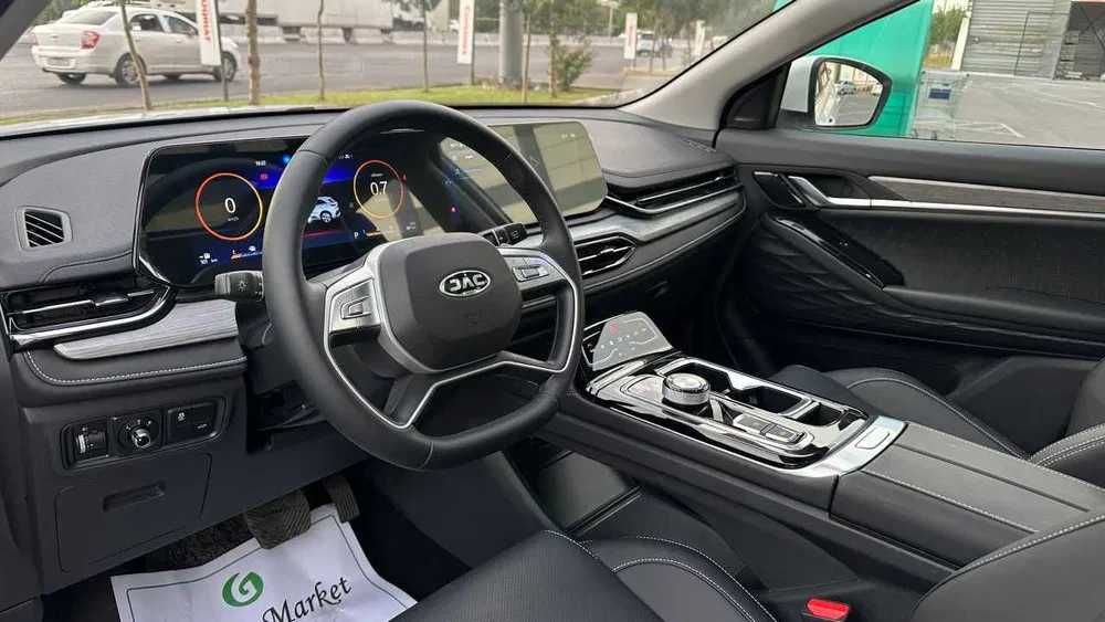 JAC JS6 Shahar Krassoveri Bayram aksiyasi bilan