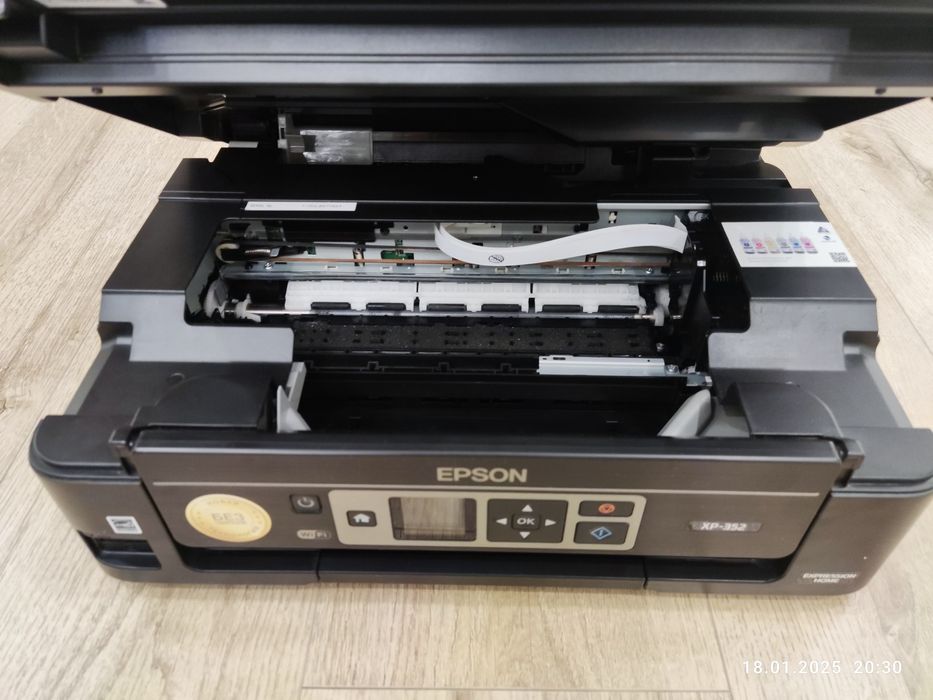 Принтер МФУ Epson xp-352 струйный с БСНПЧ