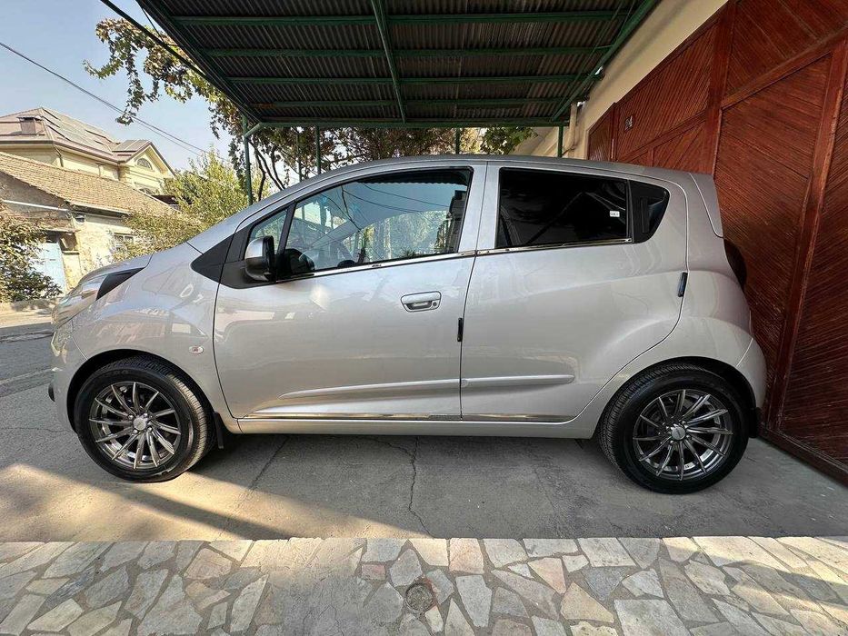 Продается Автомобиль Chevrolet Spark 2017 года! Цвет Серый (Gan)