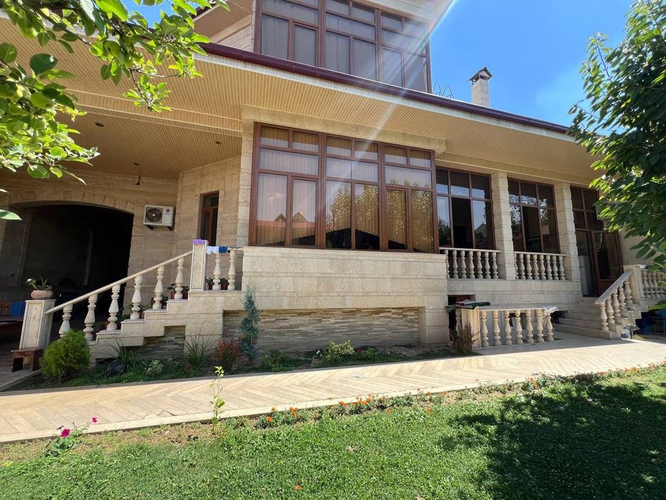 Registon Mahallasida 6 sotokli hovli uy sotiladi