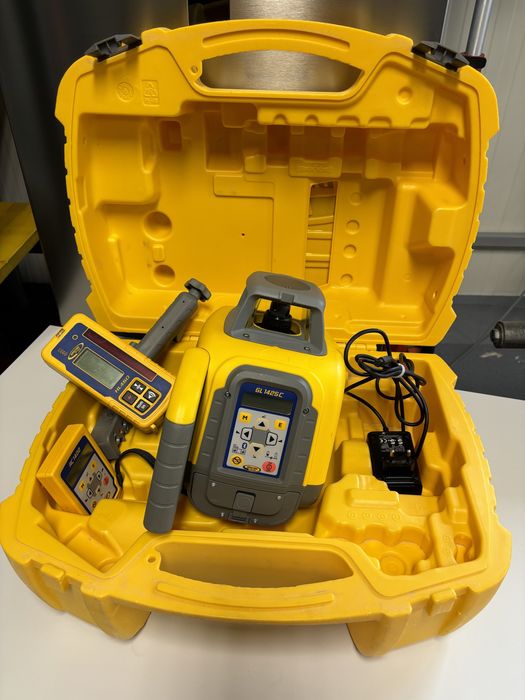 Spectra 1425 Nivela laser canalizare cu panta inclinatii topcon hilti leica