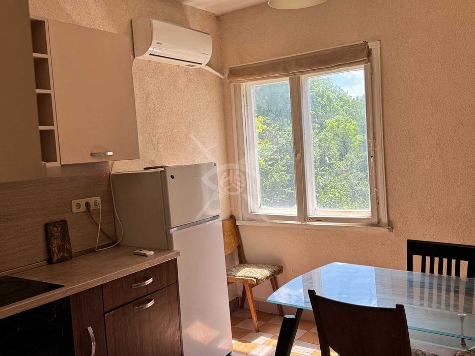 Дава се под наем Етаж от къща в София, Изток - 120 кв.м за 1200 € - Снимка #2
