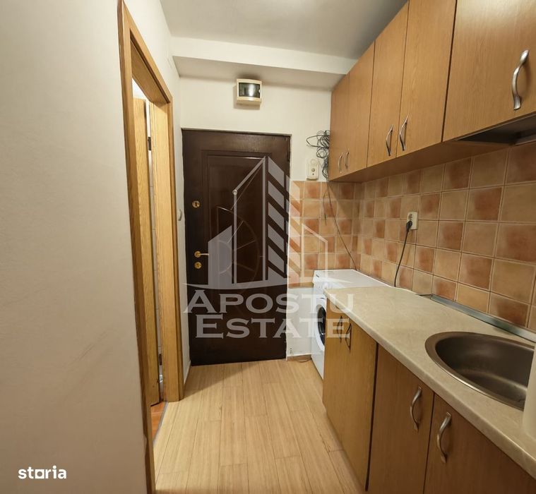 Garsoniera de inchiriat, bloc de apartamente, Torontalului, Timisoara