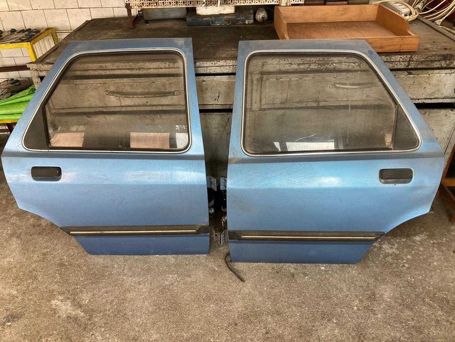 Patru usi Ford Sierra