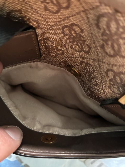 Чантичка Guess(оригинална)